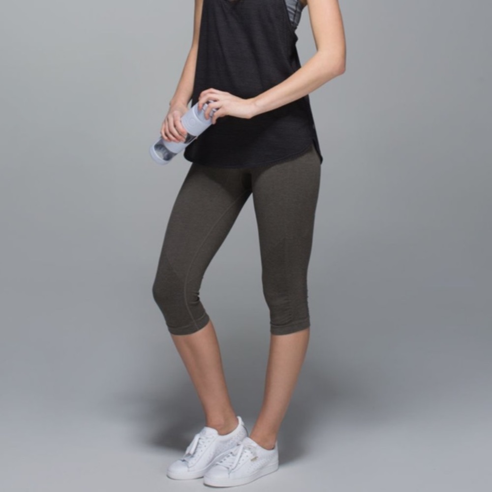 Lululemon In The Flow Crop II Heathered Wren seamless leggings dark green